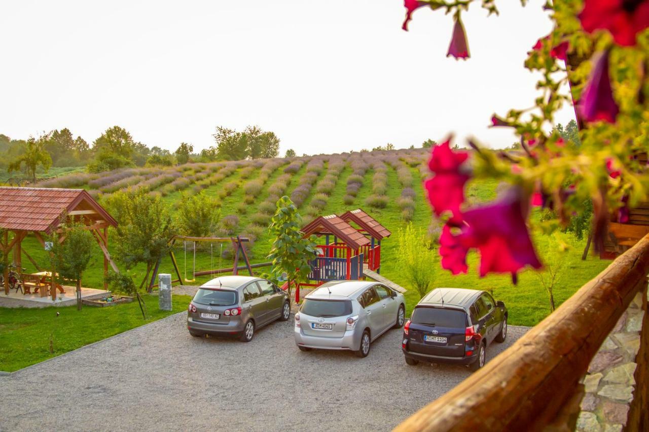 Lavanda Farm Apartmani Раковица Екстериор снимка