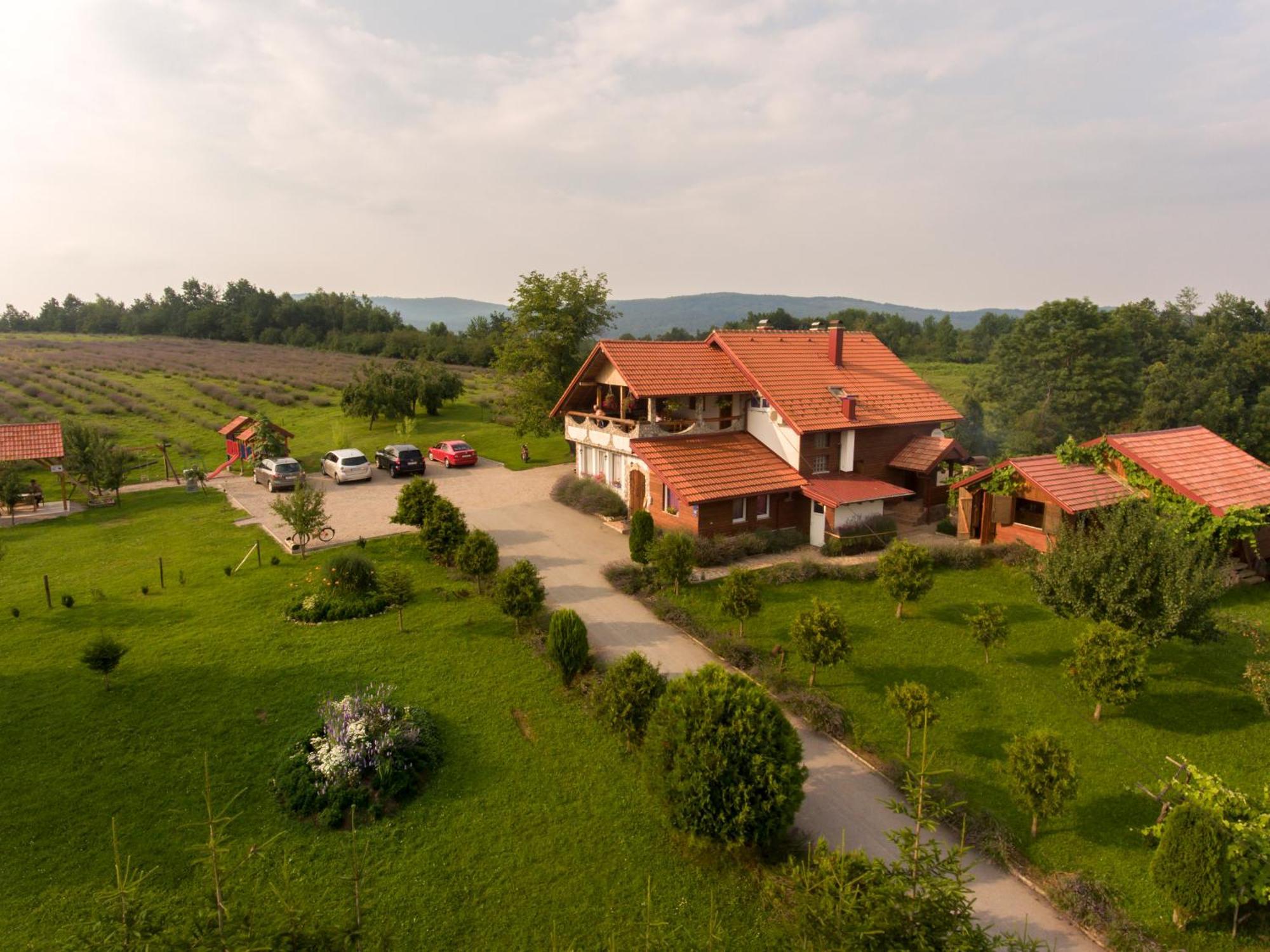 Lavanda Farm Apartmani Раковица Екстериор снимка