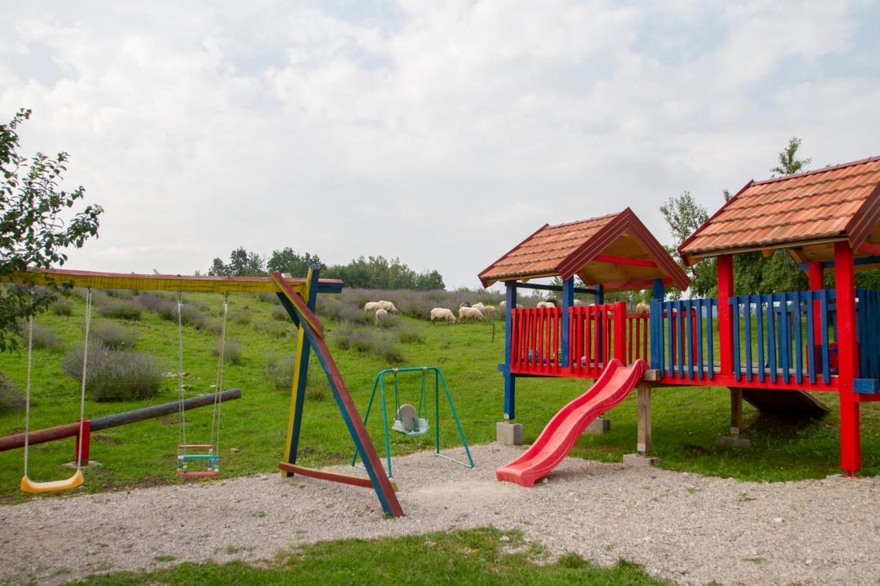 Lavanda Farm Apartmani Раковица Екстериор снимка